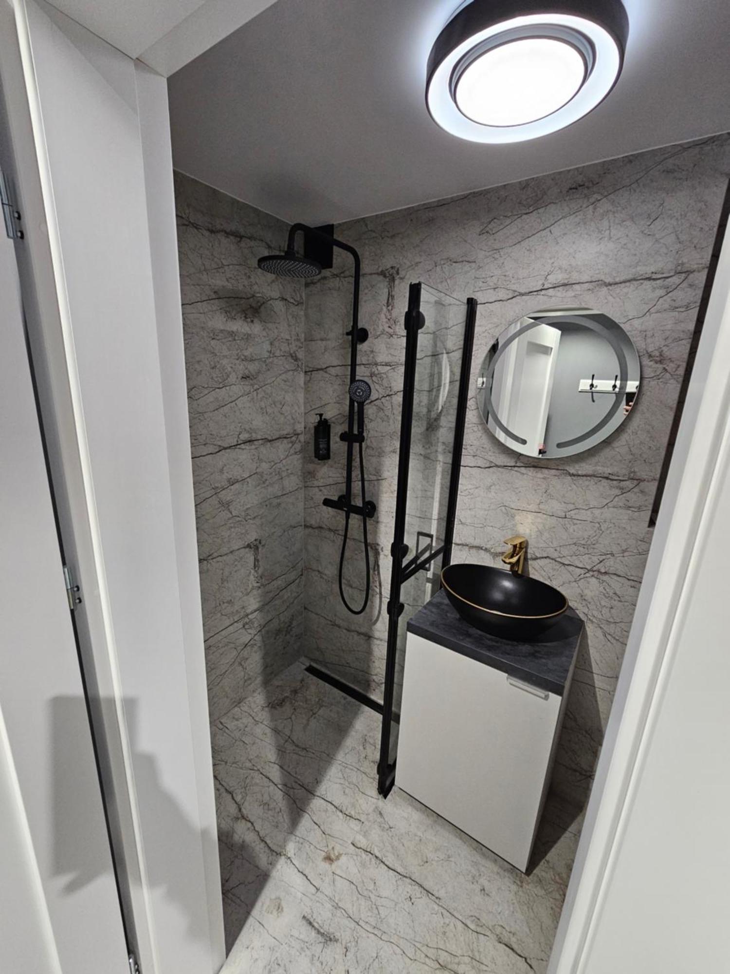 Apartament Z Jacuzzi Klimatyzacja Prywatny Parking Radom Esterno foto